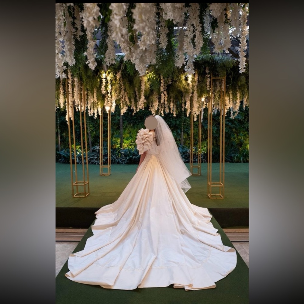 Esther Bauman Designer (Custom Wedding Gown) + long vail & short vail